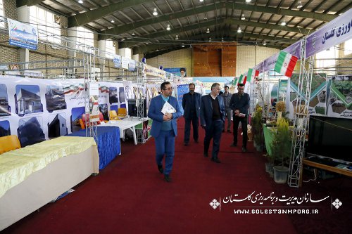 گزارش تصویری از بازدید آقای روزبهان از نمایشگاه دستاوردهای چلمین سال پیروزی انقلاب اسلامی