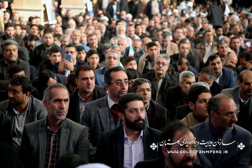 حضور جمعی از کارکنان سازمان مدیریت و برنامه ریزی استان گلستان در مراسم باشکوه گرامیداشت یوم ا.. 9 دی